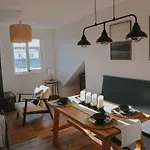 Spacious Second Floor Apartment *