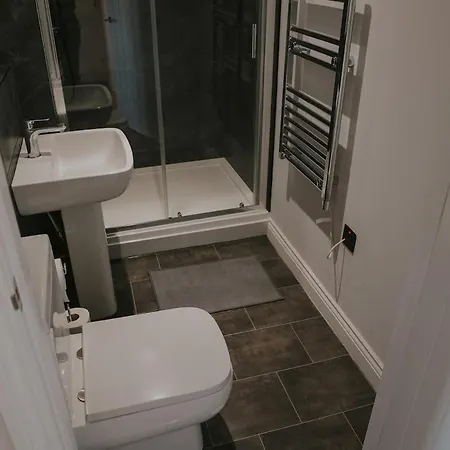 Spacious Second Floor Apartment, Fourth Avenue