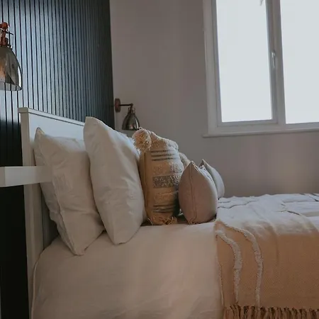 Spacious Second Floor Apartment York